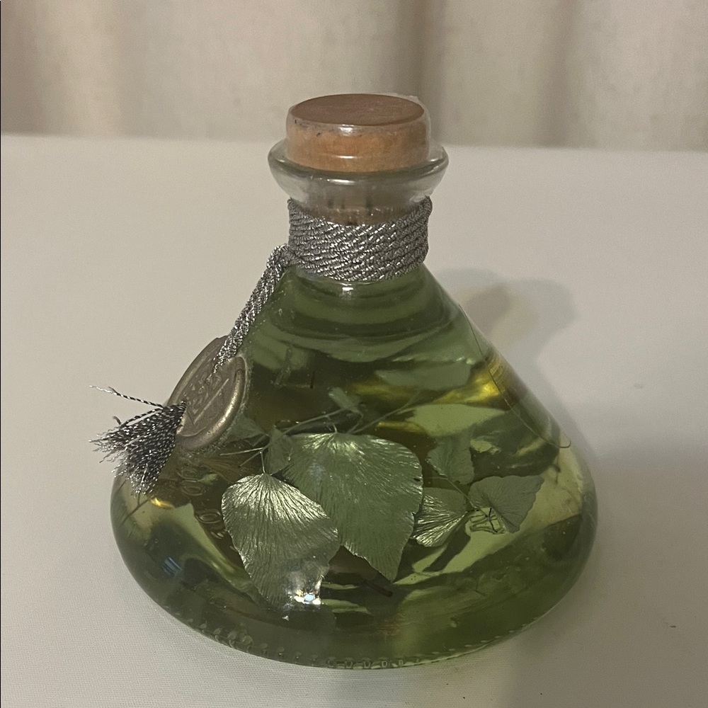 Vintage Kristal Goldleaf Essences Bergamot Bath Oil Decorative Glass Bottle 1996